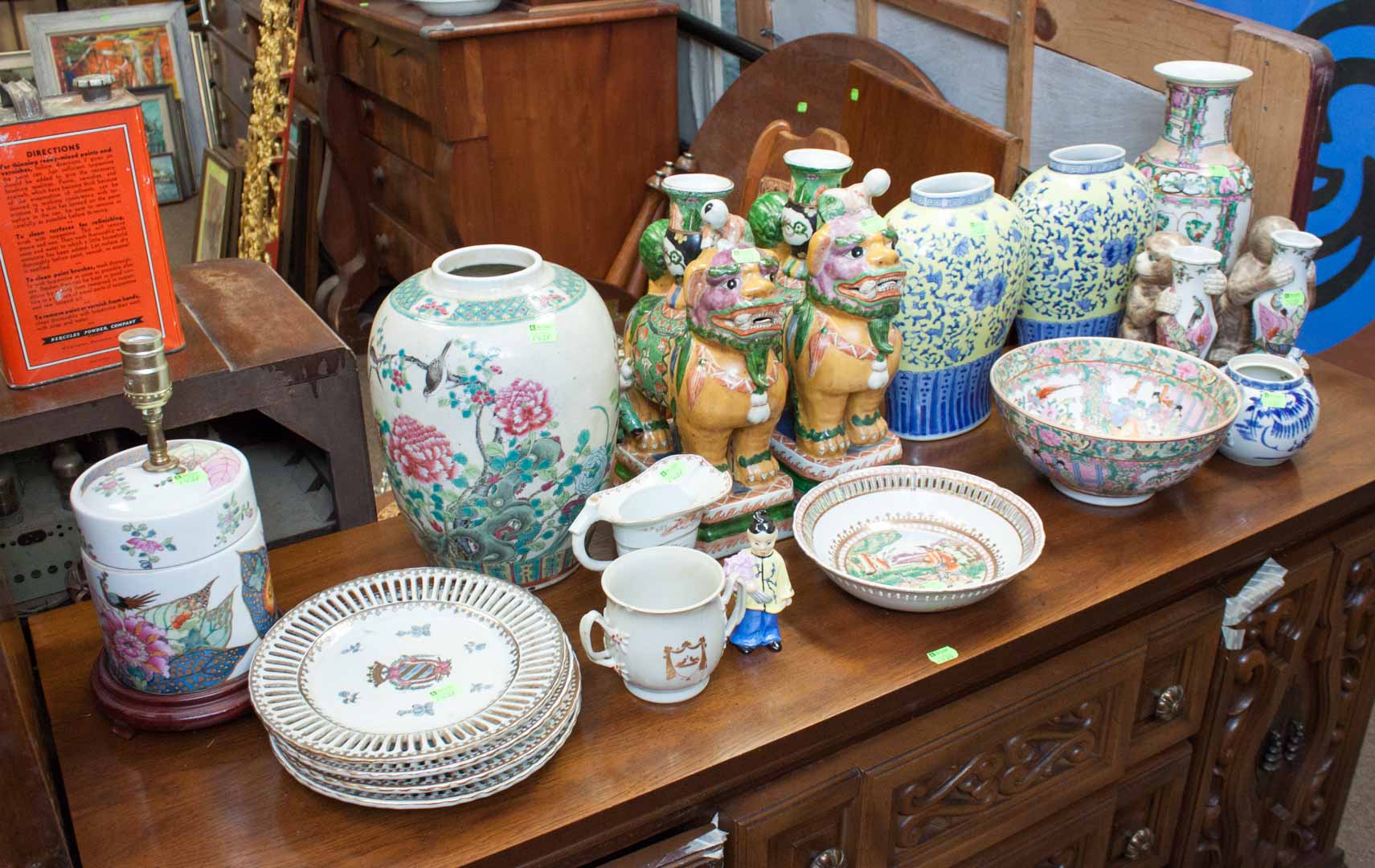 Appraisal: Assortment of contemporary oriental ceramics including reproduction export items vases