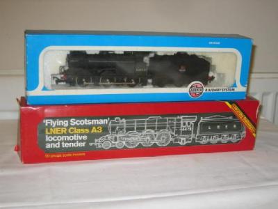 Appraisal: Hornby Railways R Flying Scotsman locomotive and Airfix - -