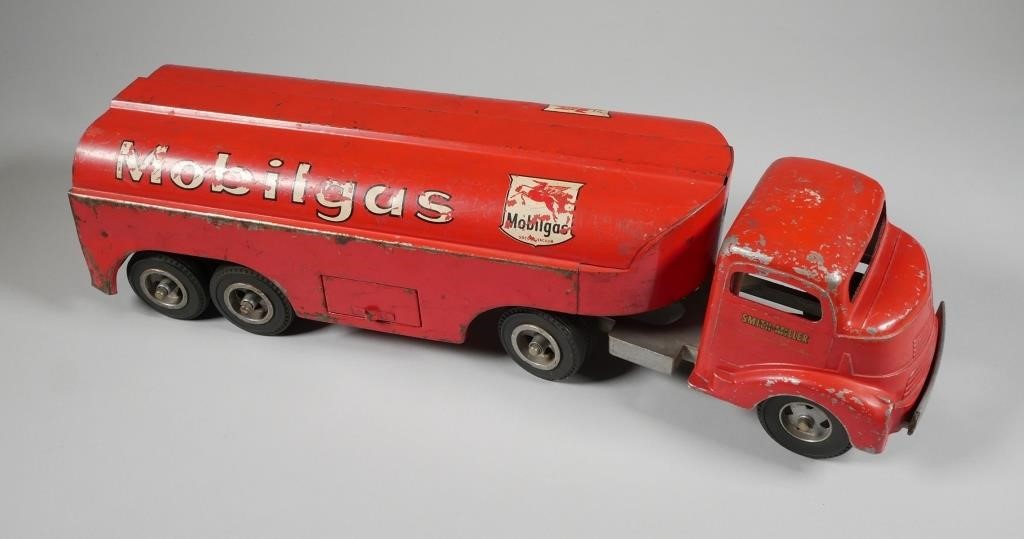 Appraisal: Smitty Toys Smith-Miller Mobil Oil Gas pressed steel tanker truck