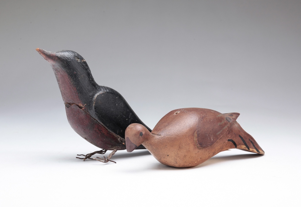 Appraisal: TWO AMERICAN BIRD CARVINGS First half th century Louisiana dove