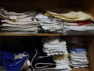 Appraisal: lot of approximately Collection of assorted table linens including table