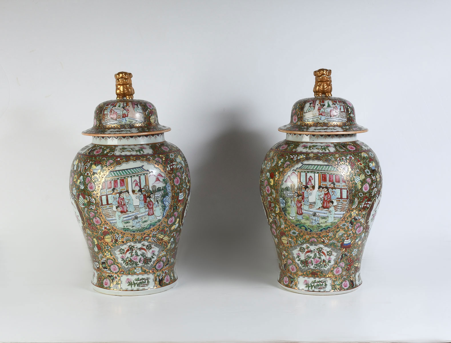 Appraisal: PAIR OF CHINESE ROSE MEDALLION PORCELAIN LIDDED VASES Pair of