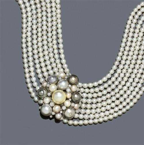 Appraisal: PEARL NECKLACE MIT PEARL DIAMOND CLIP GILBERT ALBERT Yellow gold