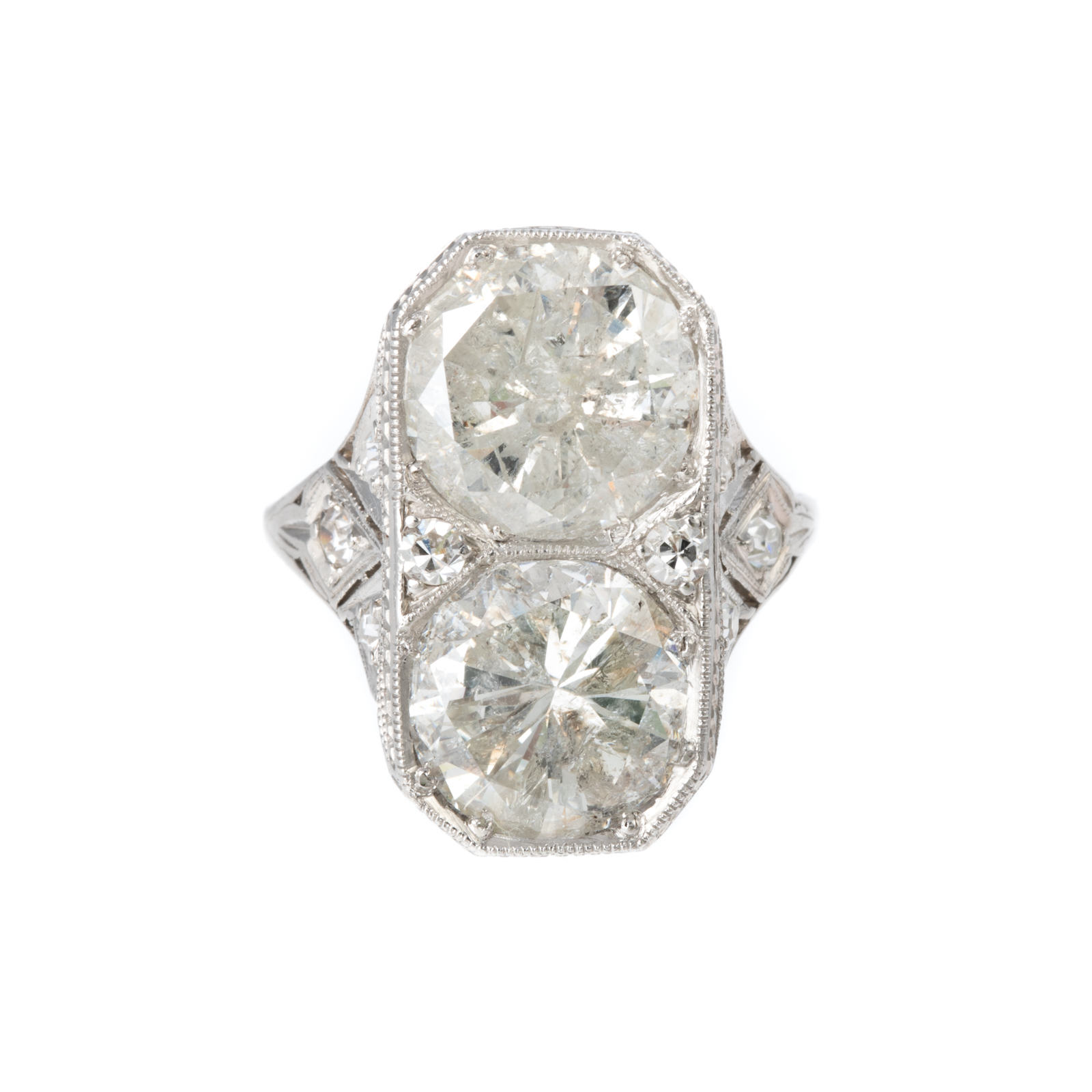 Appraisal: A CTW DIAMOND RING IN ANTIQUE PLATINUM SETTING Platinum antique