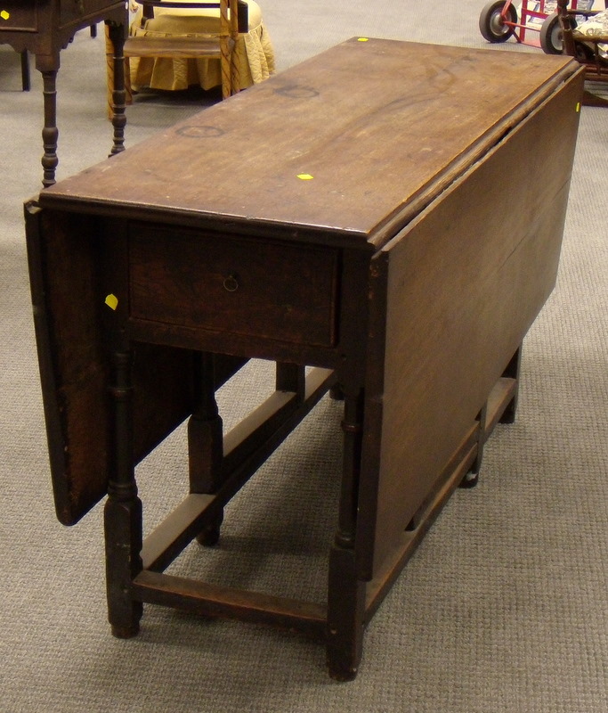 Appraisal: William Mary Style Oak Drop-leaf Gate-leg Table rectangular drop leaves