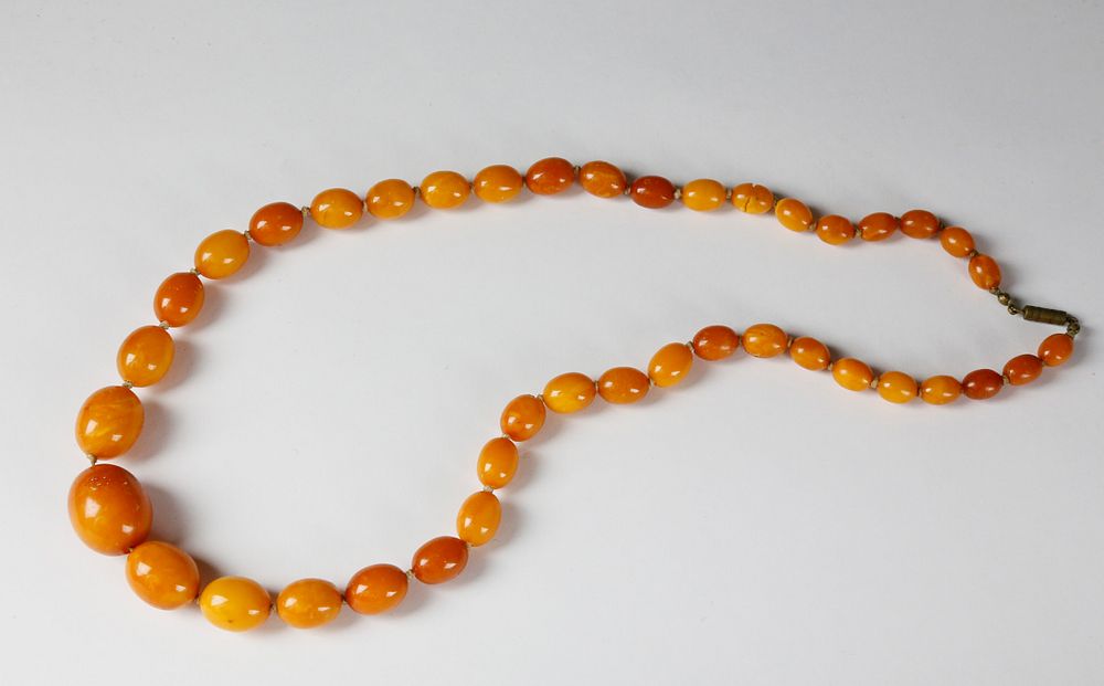 Appraisal: Vintage Russian Amber Bead Necklace Vintage Russian Amber Bead Necklace