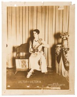 Appraisal: Victor Victoria New York American Flashlight Co ca Large format