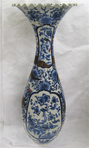 Appraisal: AN IMARI PORCELAIN TRUMPET NECK FLOOR VASE th century the