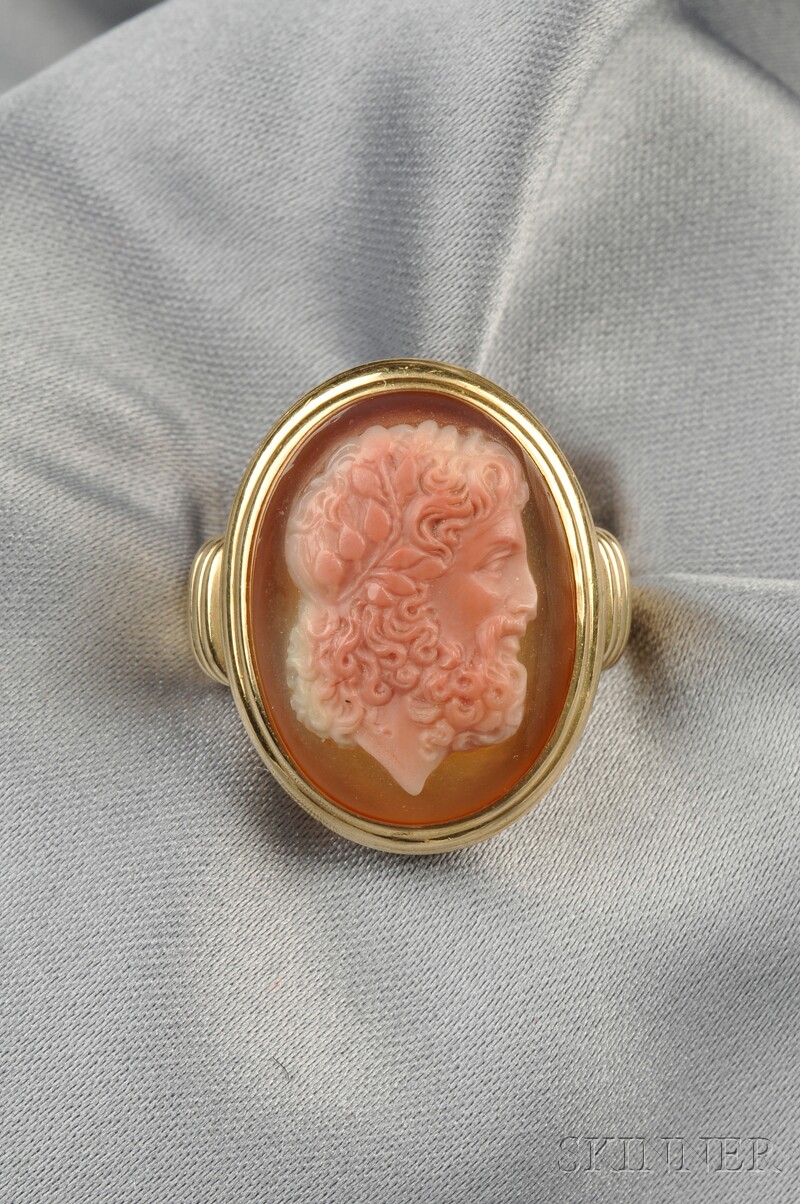 Appraisal: Antique kt Gold and Hardstone Cameo Ring depicting Jupiter size