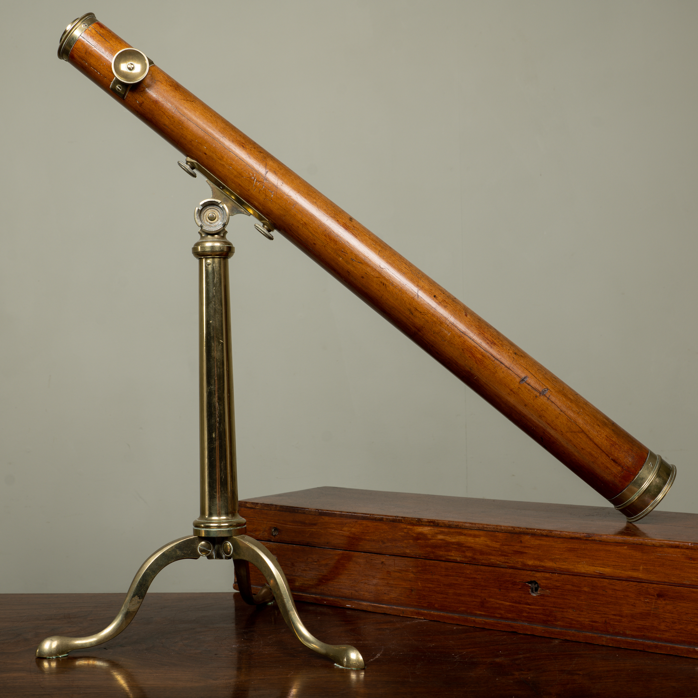 Appraisal: A th century mahogany and brass library telescope by Dolland