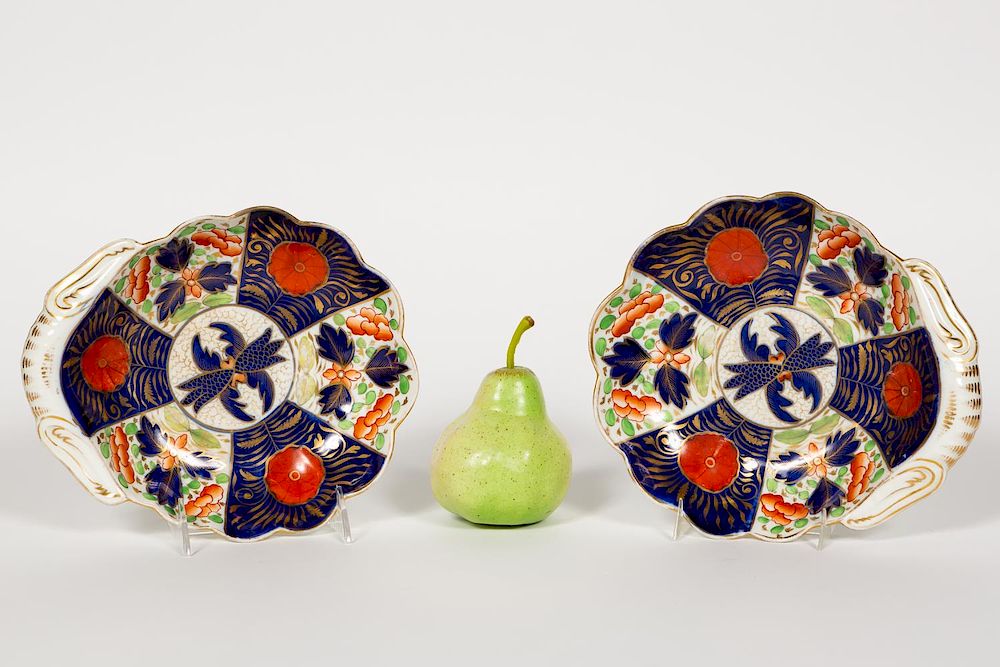 Appraisal: Pair th C English Imari Shell Dishes th century English