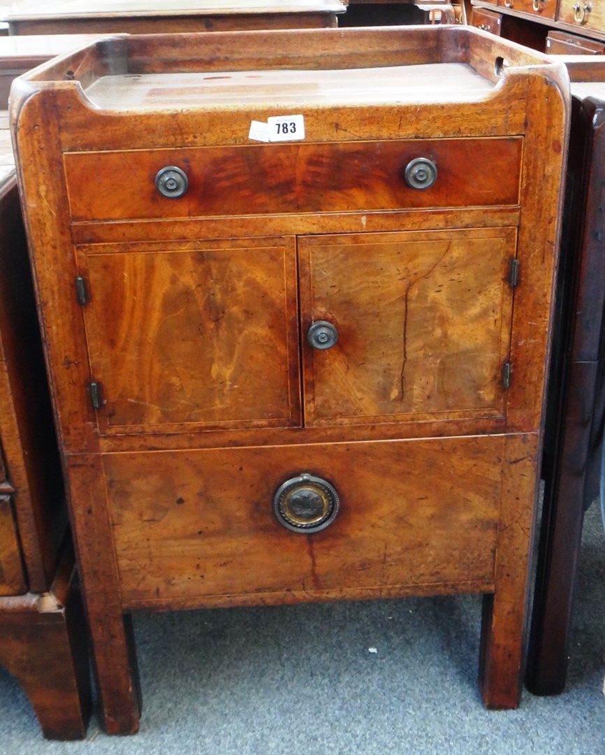 Appraisal: A George III mahogany tray top night commode with single