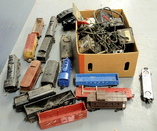 Appraisal: - Group of Lionel and American Flyer trains and accessories