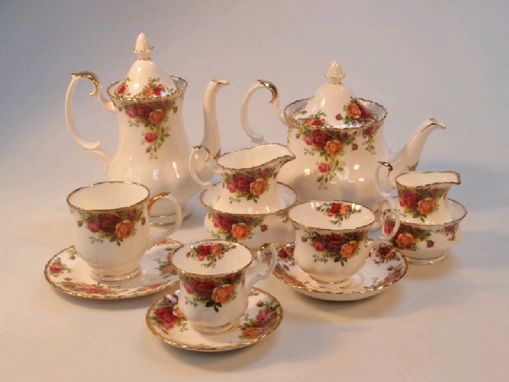 Appraisal: A Royal Albert Old Country Roses six place tea service