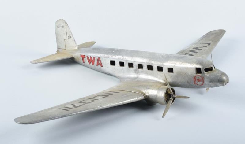 Appraisal: TWA Cast Metal Scale Display Model Plane This plane has