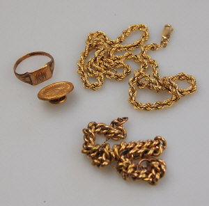 Appraisal: Scrap gold items including necklace bracelet stud and ring approx