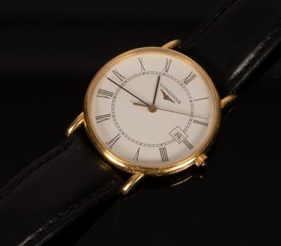 Appraisal: A gentleman's k gold cased Longines wristwatch the dial with