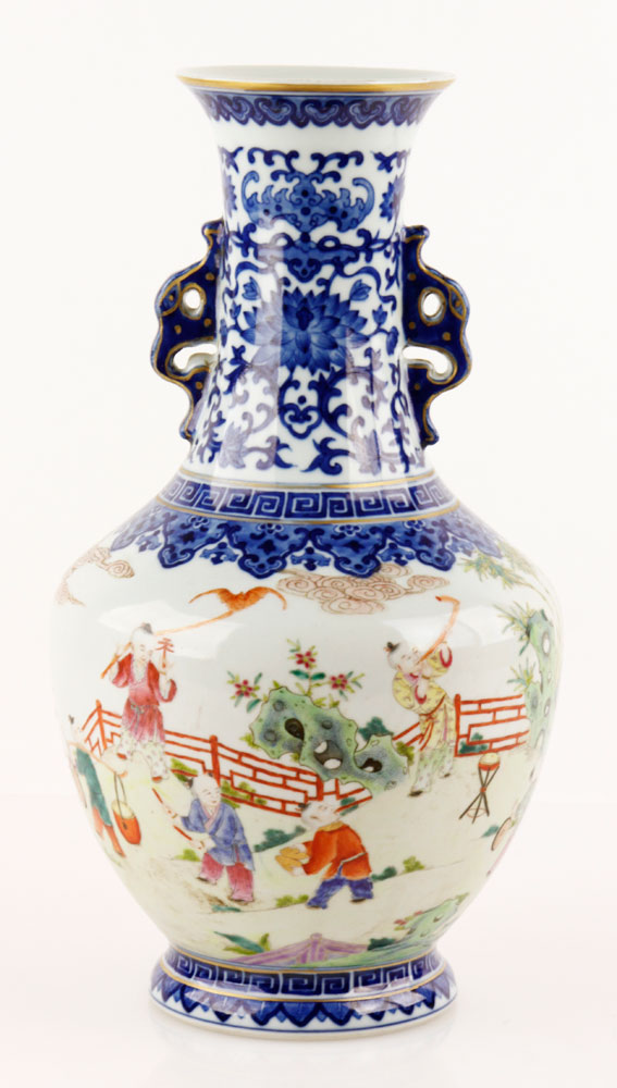 Appraisal: - Chinese Famille Rose Vase Chinese famille rose vase Jiajing