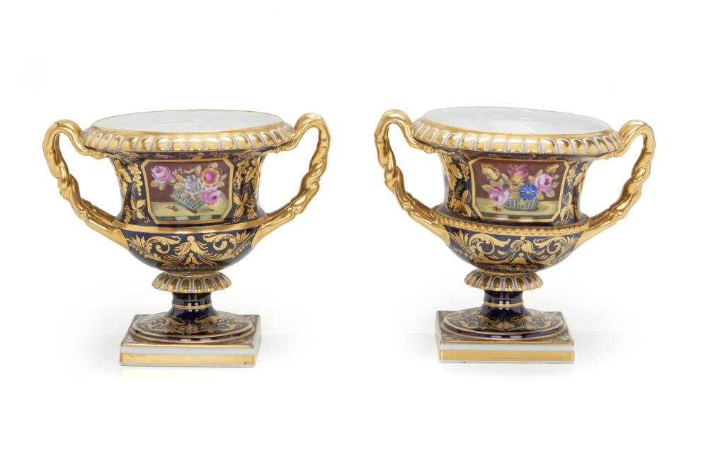 Appraisal: A pair of English porcelain urns Late th early th