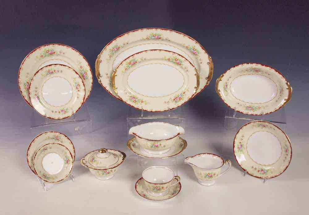 Appraisal: S S FINE JAPANESE HAND PAINTED CHINA SERVICE Approx pieces