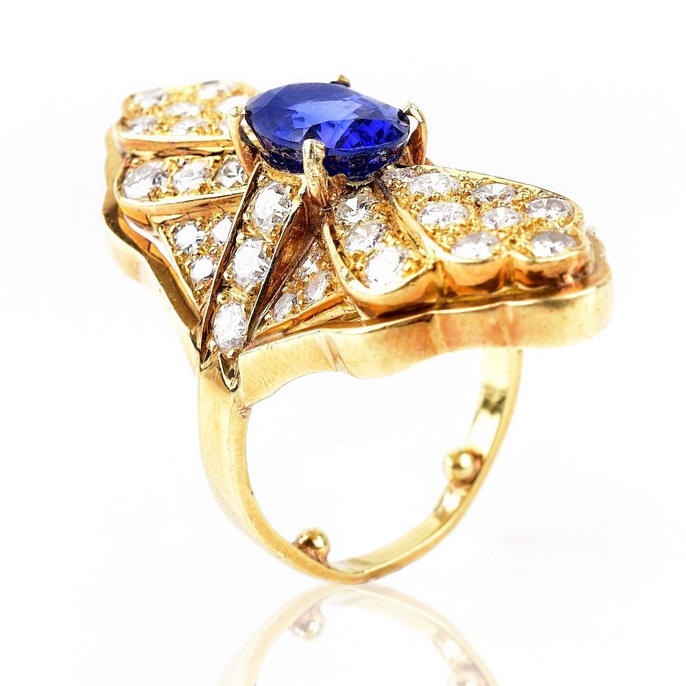 Appraisal: Sapphire Diamond and K Gold Ring Vintage Oval Cut Sapphire