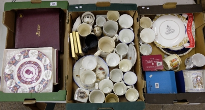 Appraisal: A collection of pottery to include Coalport commemorative plates mugs