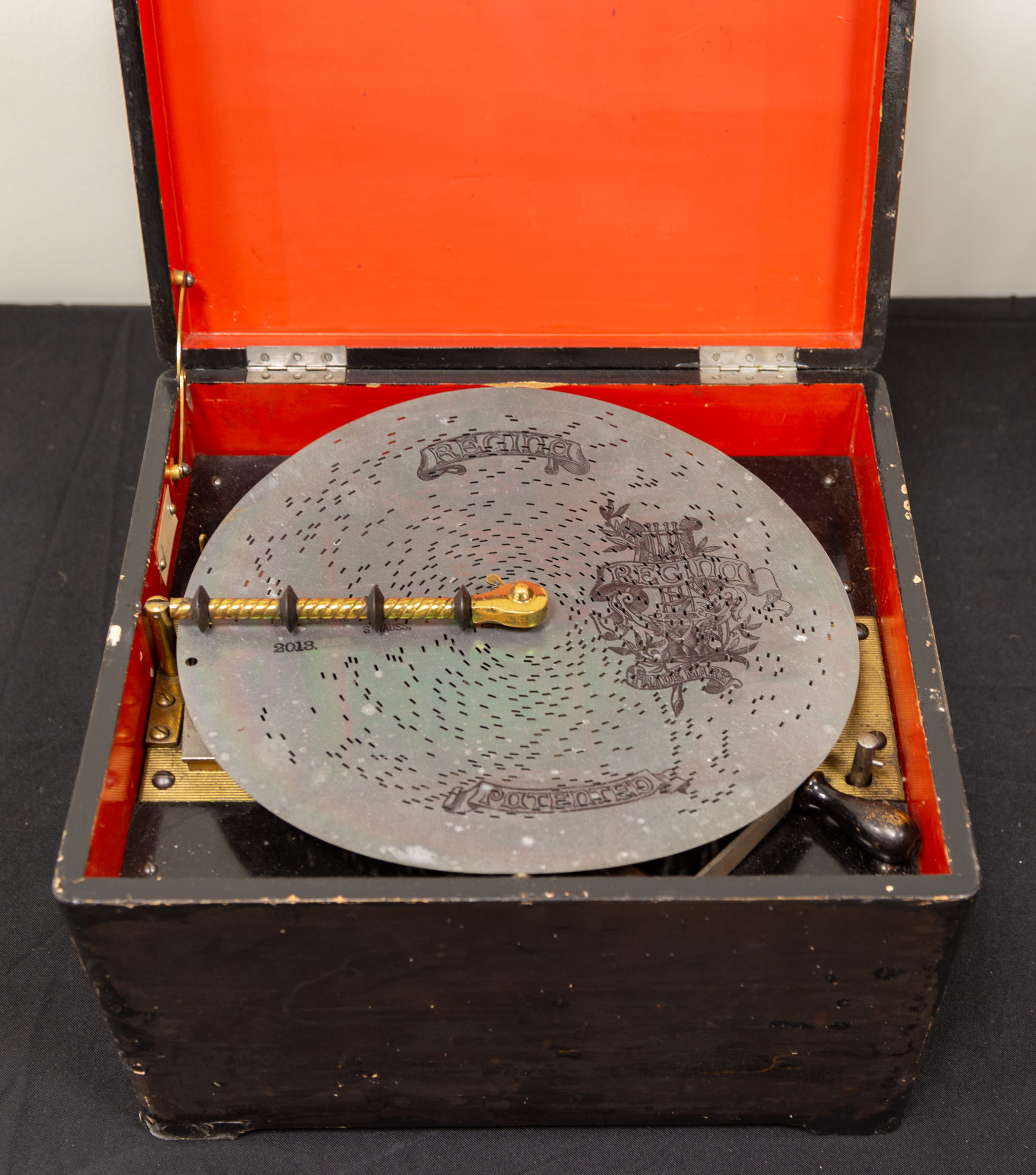 Appraisal: REGINA INCH DISK MUSIC BOX With lacquered case