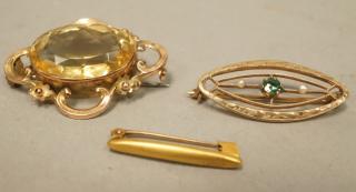 Appraisal: pc Gold Pins K Gold Filigree Pin w large Light