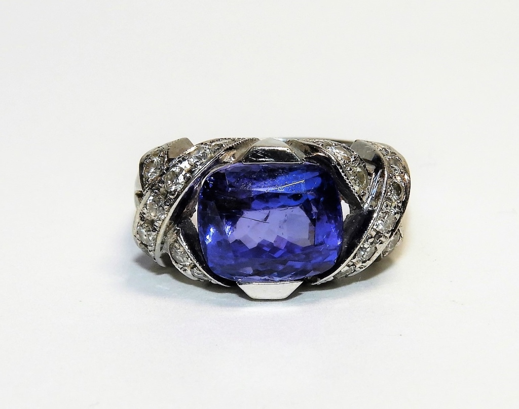 Appraisal: BEAUTIFUL KT WHITE GOLD TANZANITE LADY'S RING th centuryRadiant purple