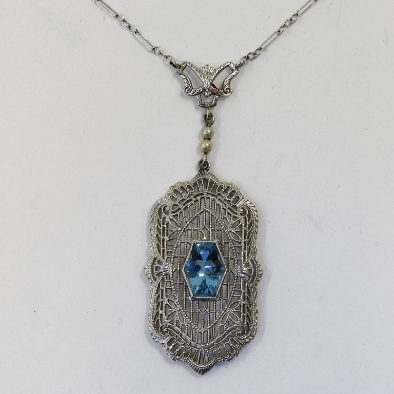 Appraisal: ART DECO K WHITE GOLD FILIGREE NECKLACE Circa Art Deco