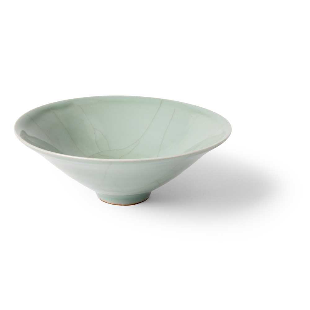 Appraisal: LONGQUAN CELADON-GLAZED TEA BOWL SOUTHERN SONG DYNASTY OR LATER of