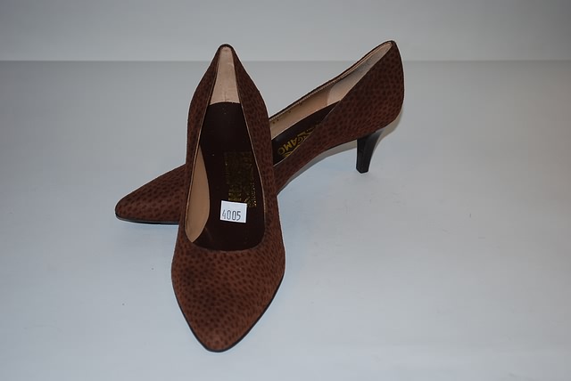 Appraisal: Salvatore Ferragamo brown suede pumps with animal print Size B