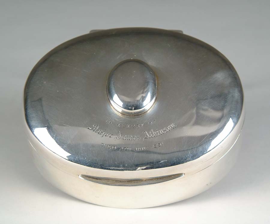 Appraisal: FINE ENGLISH STERLING SILVER BOX Fine oval box x -