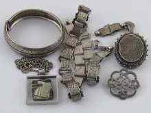 Appraisal: A Victorian silver locket with matching white metal tests silver