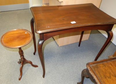 Appraisal: Edwardian occasional table and small wine table