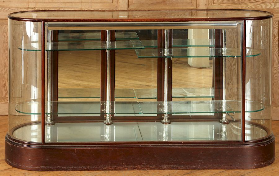 Appraisal: ENGLISH OBLONG MAHOGANY GLASS DISPLAY CASE An English oblong mahogany