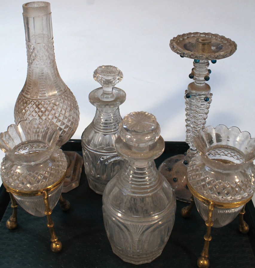 Appraisal: Various glassware comprising a pair of vases each with flared