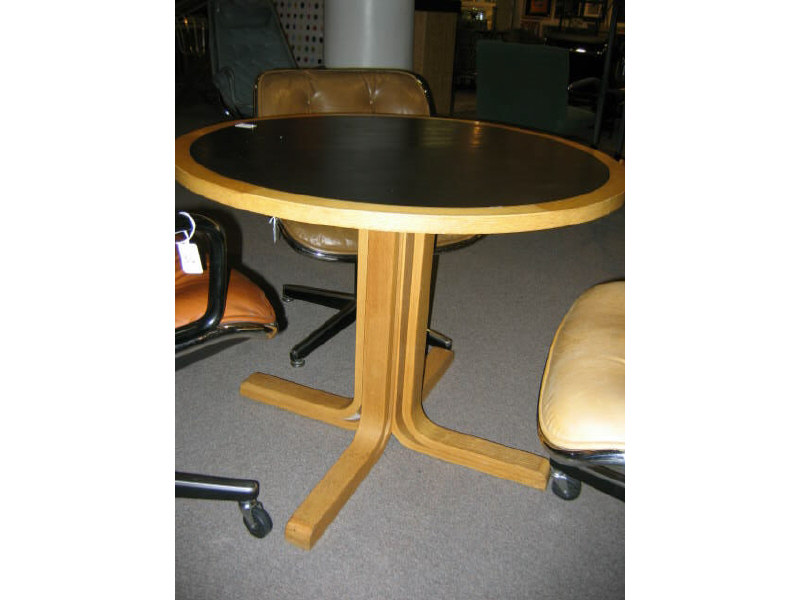 Appraisal: RUDD INTERNATIONAL WASHINGTON D C AND DENMARK Circular pedestal table