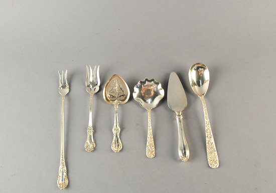 Appraisal: Six Small Sterling Serving Pieces of Flatware an egg spoon