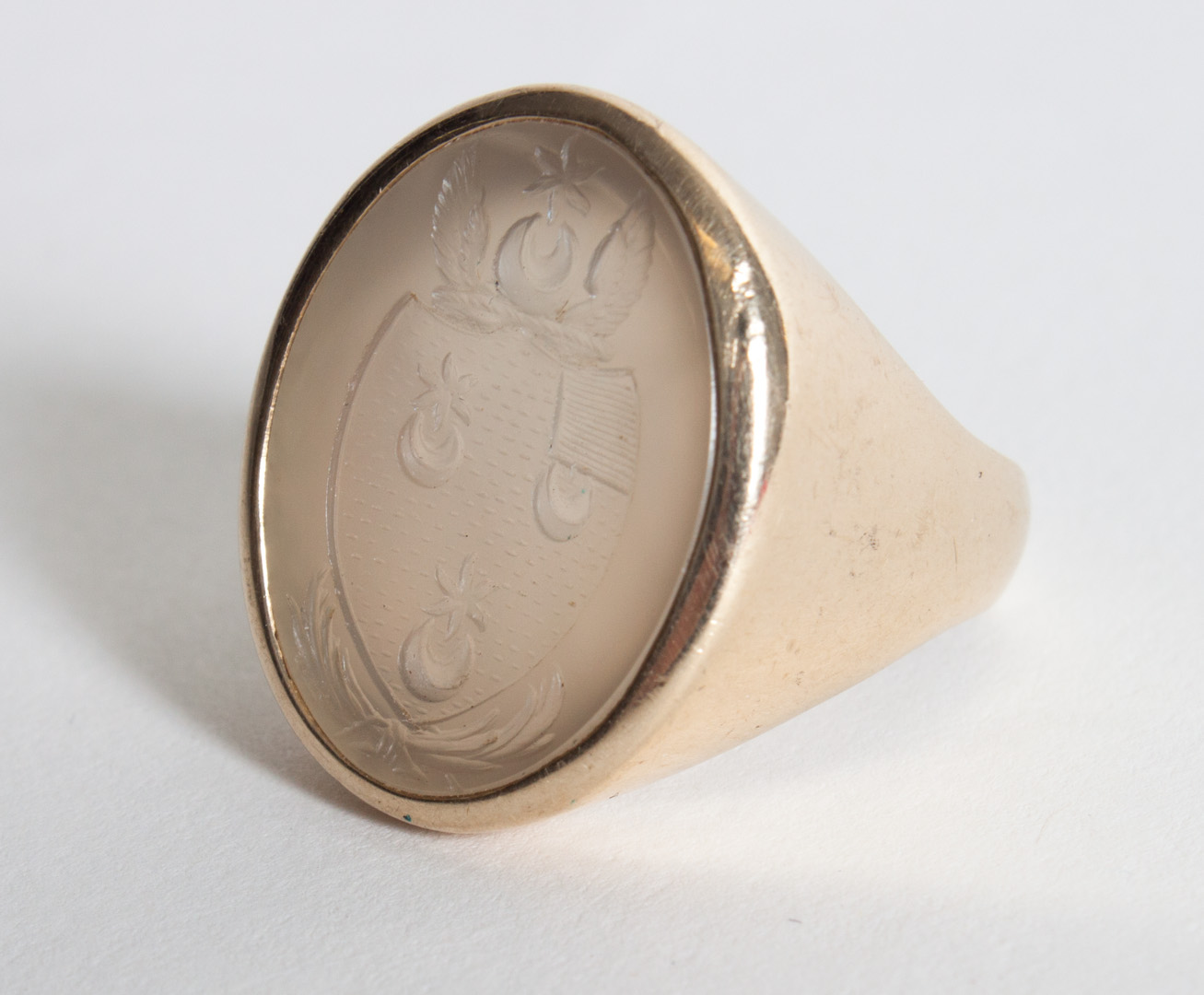 Appraisal: Gentleman's K gold chalcedony signet ring size grams