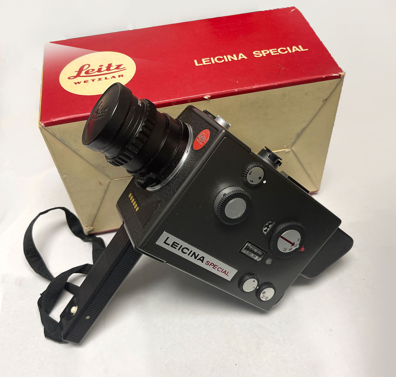 Appraisal: LEICINA SPECIAL MOVIE CAMERA With original box Estate of Jon