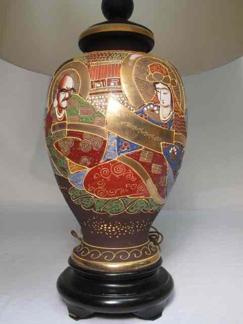 Appraisal: Japanese moriage style earthenware vase as lamp On wooden base