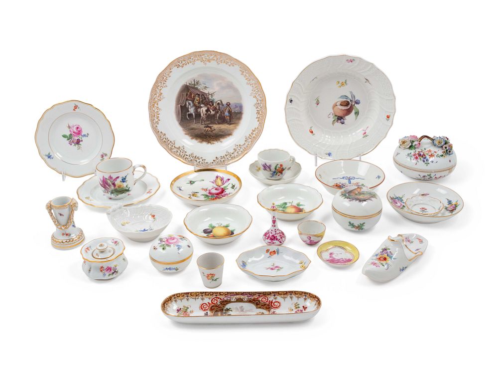 Appraisal: Twenty-Five Meissen Painted Porcelain Table Articles Twenty-Five Meissen Painted Porcelain