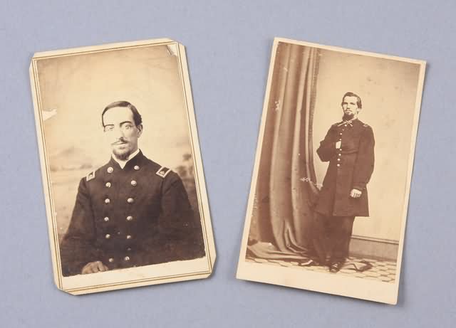 Appraisal: Pair of carte-de-visite photographs of Civil War officers Portrait of