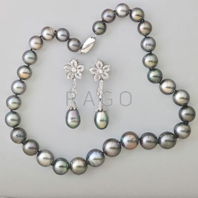 Appraisal: SUITE OF BLACK SOUTH SEA PEARLS WITH DIAMONDS Spherical pearls