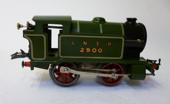 Appraisal: Hornby No clockwork tank finished in L N E R