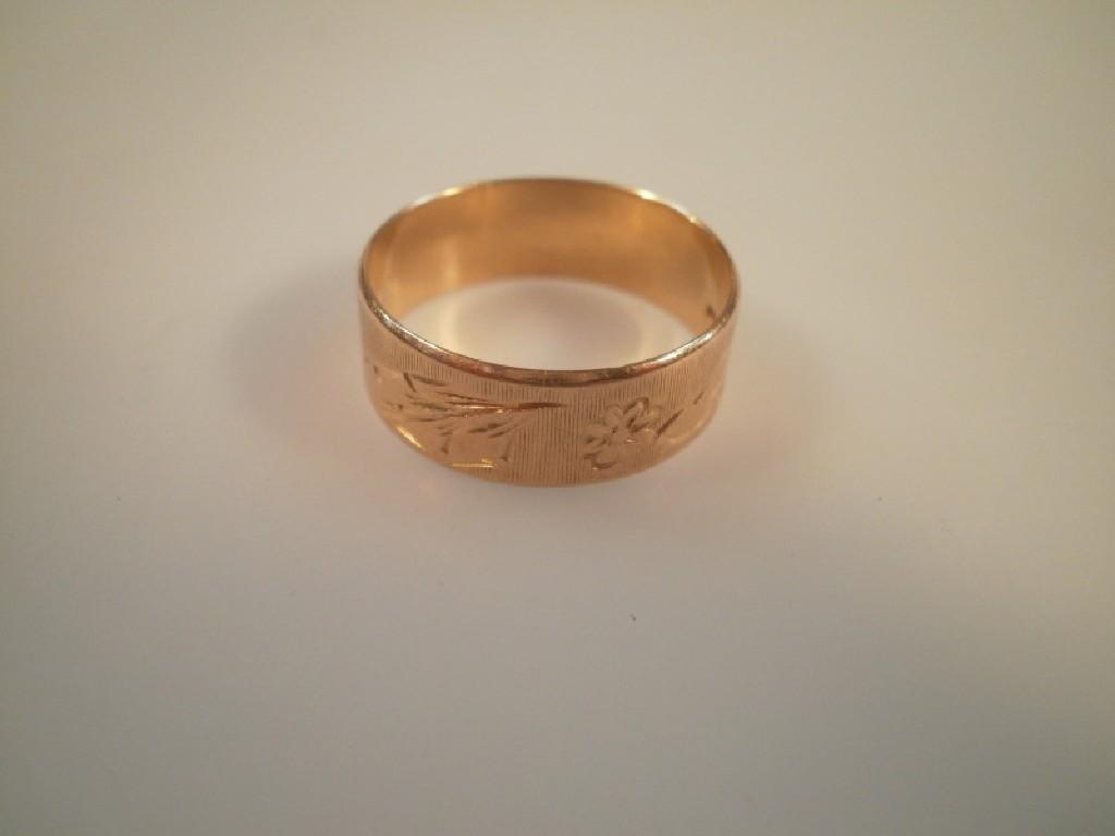 Appraisal: A wedding band stamped g