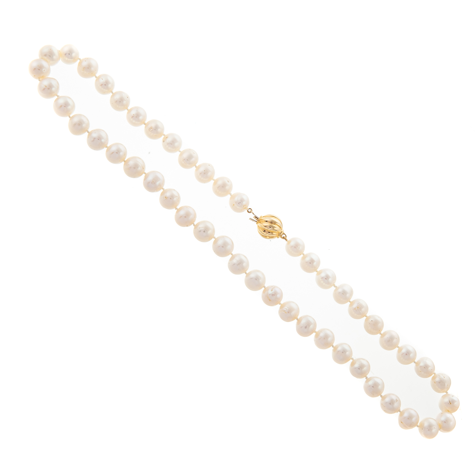 Appraisal: A MM FRESH WATER PEARL NECKLACE Freshwater pearl necklace mm