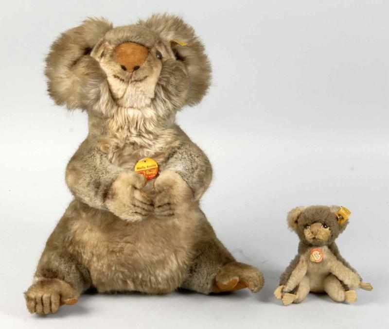 Appraisal: Lot of Steiff Koala Bears Description Both with their original