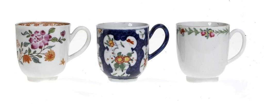 Appraisal: THREE WORCESTER COFFEE CUPS one with scale blue ground and